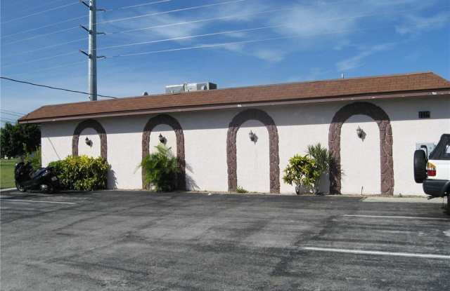 Photo of 4516 Santa Barbara Boulevard unit: 2