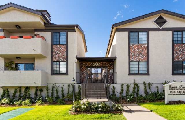 507 E Cedar Ave