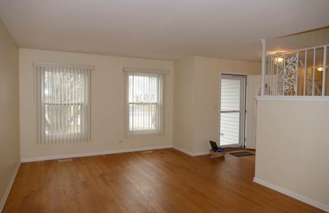 711 Lakeside Drive N