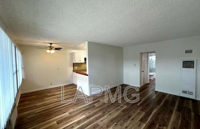 Photo of 10919 Pioneer Blvd