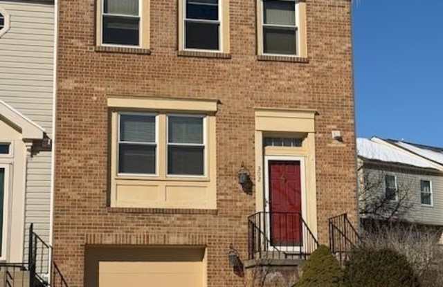 302 TWISTED STALK Drive