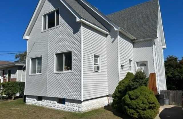 Photo of 578 S 15th Street unit: 2