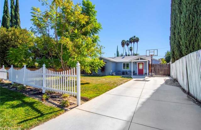 Photo of 22140 Cohasset Street