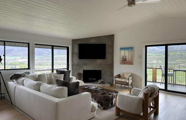 Photo of 652 Upper Ranch Road