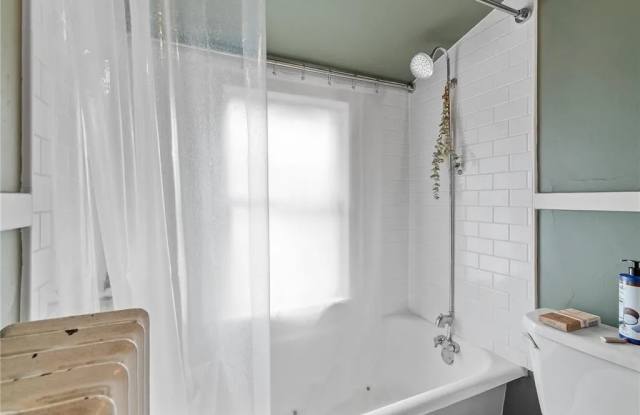 2334 Northeast Arthur Street, Unit 2