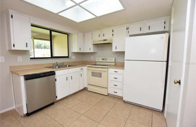 1440 RIDGE LAKE COURT