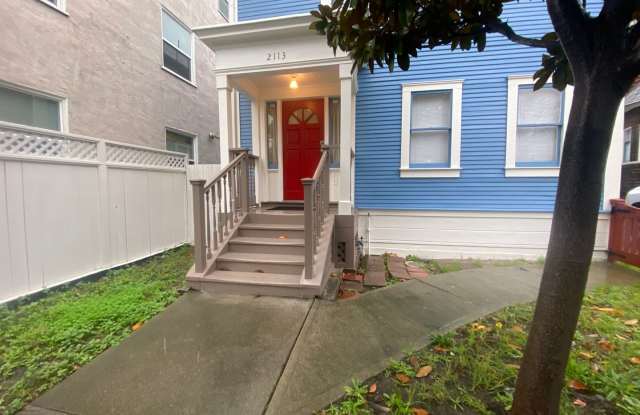 Photo of Advent - Gorgeous 5 Bedroom Home With Front/Backyard, Driveway  Washer/Dryer!