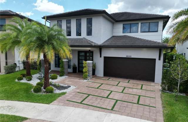 16025 NW 88th Ct