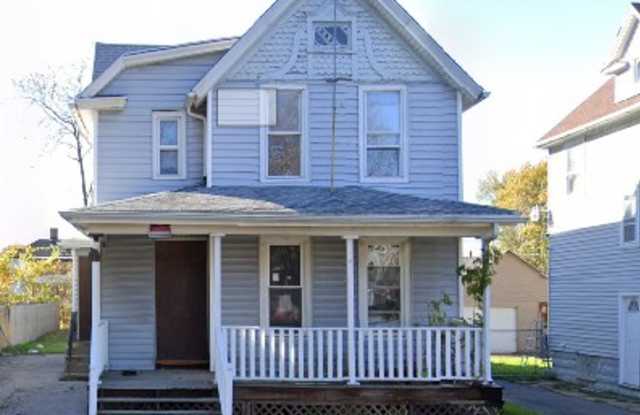 175 Warner Street - Up