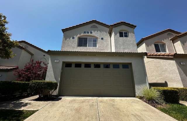 Photo of This is a pet-friendly home! 3 bed 2.5 bath 2 story home in gated community! 1105 Vista Pointe Circle San Ramon