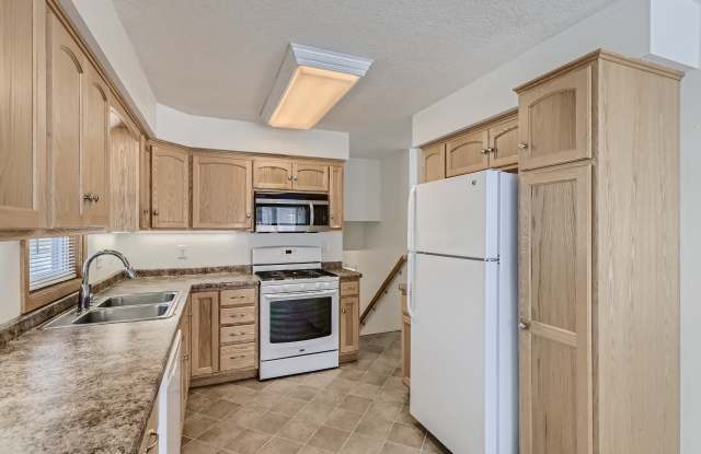 6909 Russell Avenue South