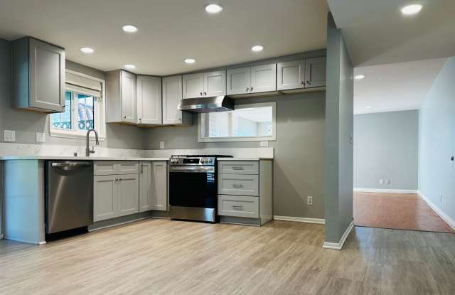 3131 Coral Ave