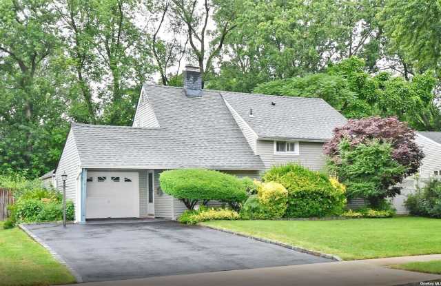 176 E Cabot Lane