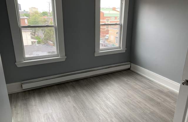 743 Park Street, Apt 4E