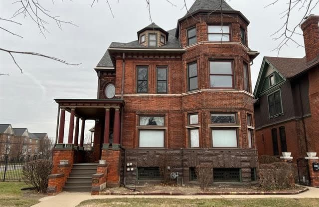 405 E FERRY Street - 405 East Ferry Street, Detroit, MI 48202