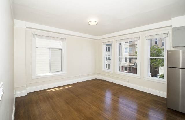 2363 VAN NESS