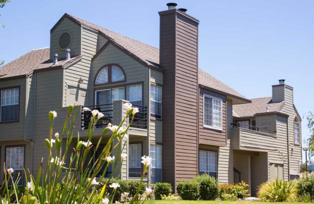 Schooner Bay Apartment Homes
