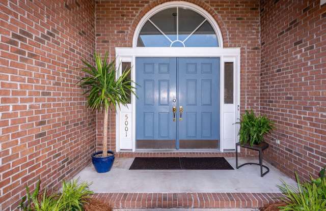 5001 Plumbridge Court
