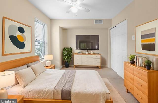 909 N 19TH Street unit: B