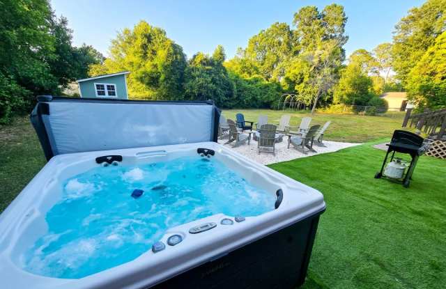 417 North Crestwood Drive