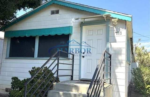 **** HOLIDAY MOVE IN SPECIAL- First Month Free!! Spend it on the Couch Instead!*** Charming Studio-Style Home with Ocean Views Near Sunken City  Korean Bell – San Pedro