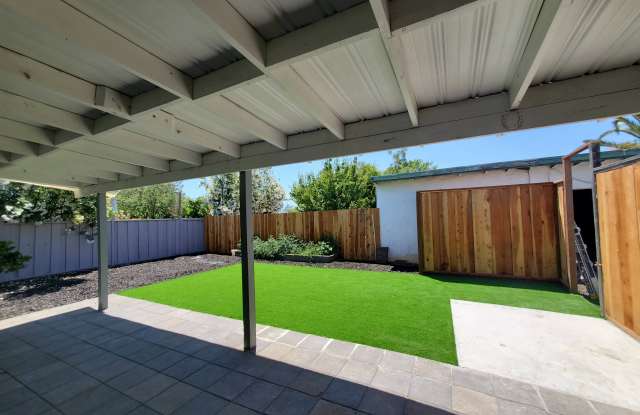 1913 San Vincente Drive