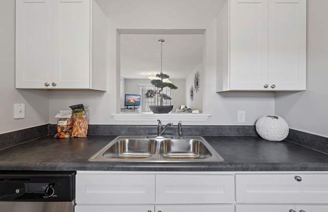 Student Housing - Seahawk Retreat