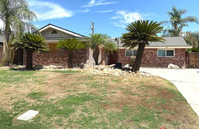 Immaculate Home Near China Grade Loop!