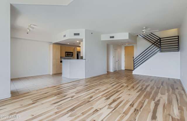 2302 N CENTRAL Avenue