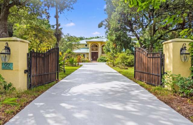 92 SQUIRE Drive