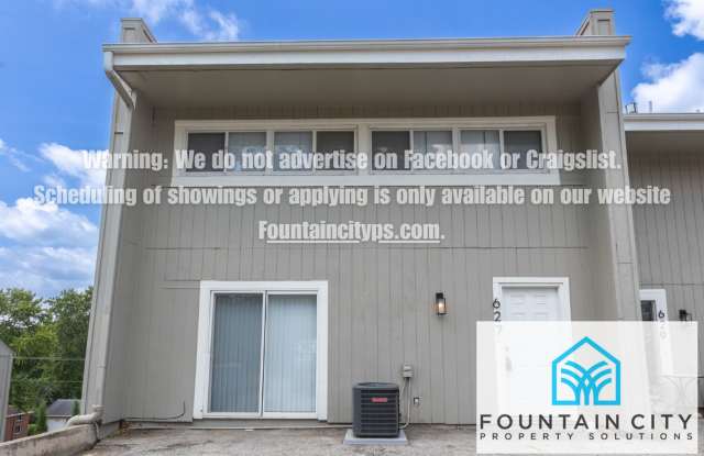 Spacious 4 Bed / 3 Bath Townhome in Liberty – Pet Friendly!