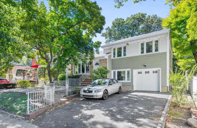 Photo of 86-14 Francis Lewis Blvd