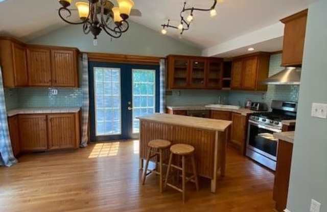 Photo of 190 Oakwood Avenue