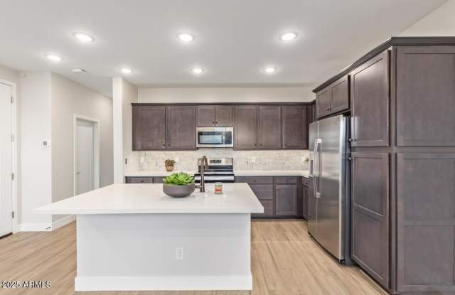 1277 W BLUEJAY Drive