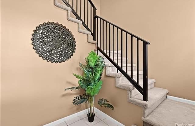 2209 SARATOGA Boulevard