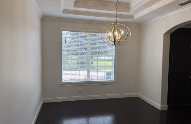 3900 Lake Sarah Drive