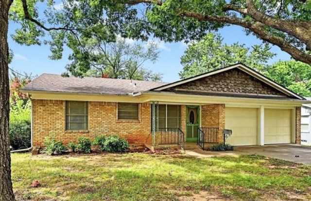 Charming 3BR House in Sherman