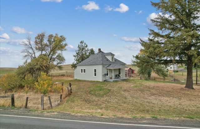 Charming Farmhouse in Fairfield