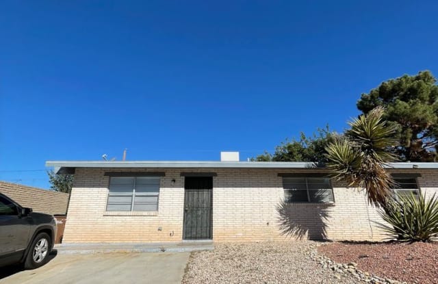 1013 Glendale Dr. - 1013 Glendale Drive, Las Cruces, NM 88005