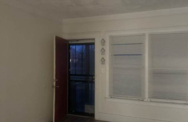 2 bedroom/ 1 bathroom Detroit's Westside Home