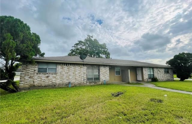 3601 Crestbrook Ct - 3601 Crestbrook Court, Corpus Christi, TX 78415