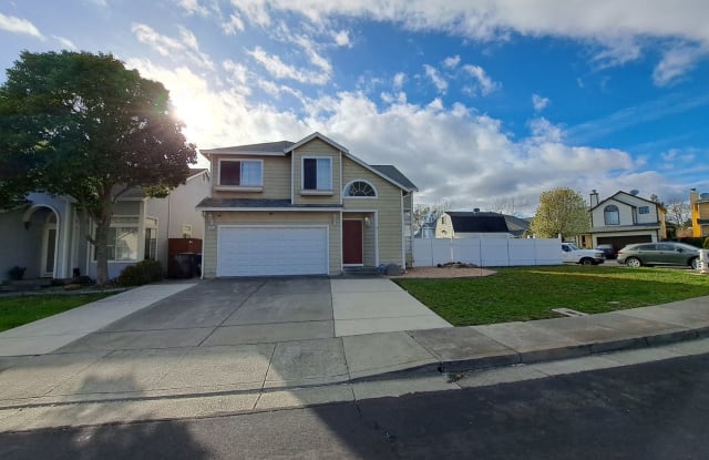 340 Ridgecrest Cir - 340 Ridgecrest Circle, Suisun City, CA 94585