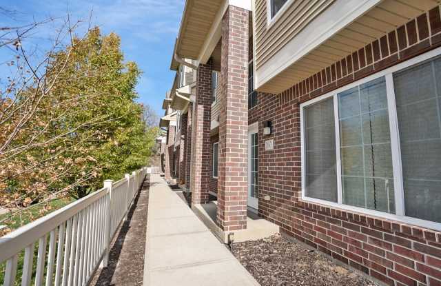 Luxury Iowa City townhouse close to UIHC and Kinnick