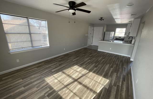 Photo of 911 Vance Jackson