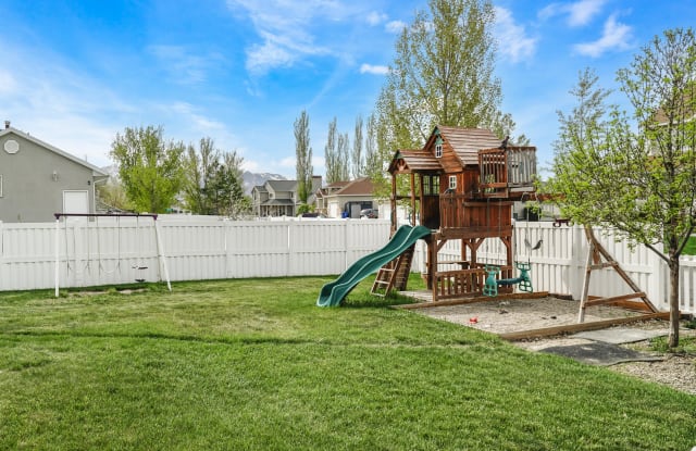 240 Lakeview Drive - 240 Lakeview Drive, Stansbury Park, UT 84074