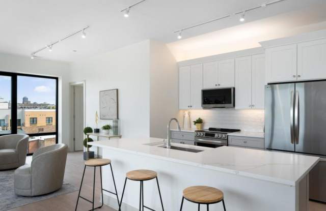 3202 North Racine Avenue