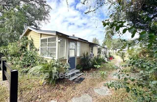 309 W Comanche Ave