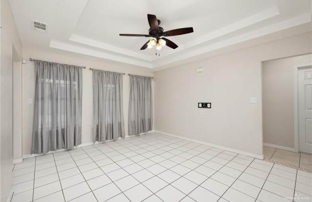 2613 Umbrellabird Avenue