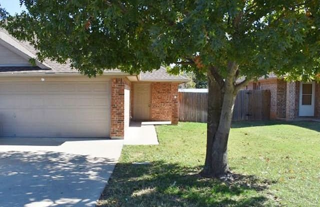 752 Stribling Circle - 752 Stribling Circle, Azle, TX 76020