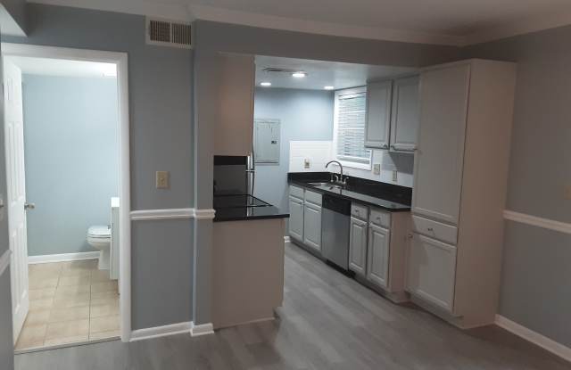 6900 Roswell Road unit: 3O